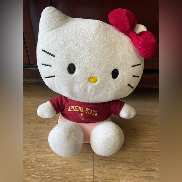 Hello Kitty Plush Toy - 9-Inch with Removable Arizona State T-Shirt - Picture 3 of 4